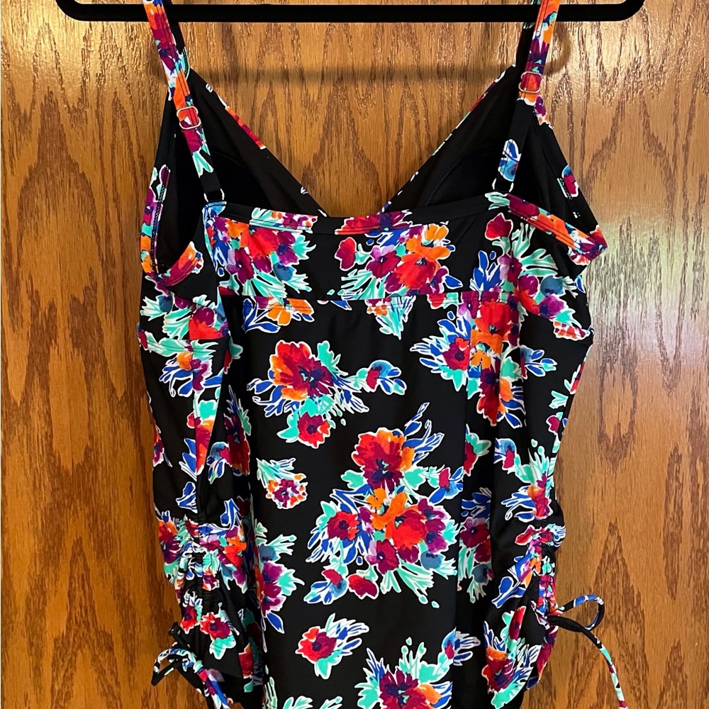 Tropical Escape Black Floral Spaghetti Strap Swimsuit - Picture 3 of 9